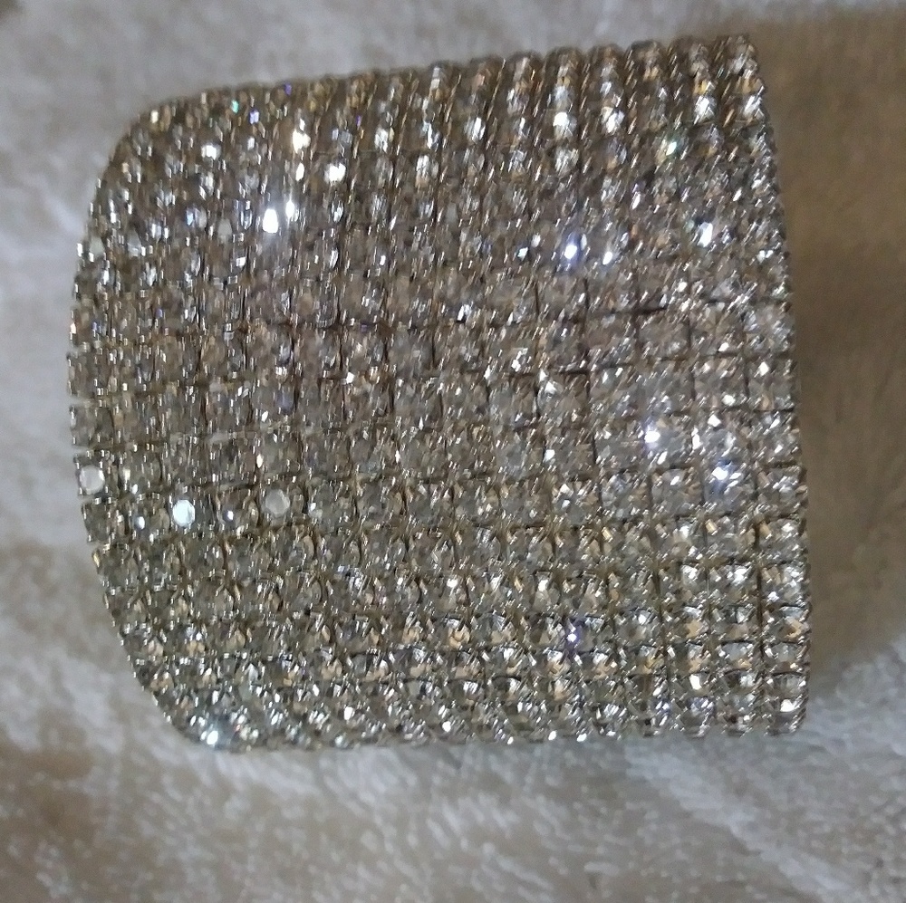 Beautiful Silver Plated15 Row Prong Set Bracelet - Picture 3 of 8